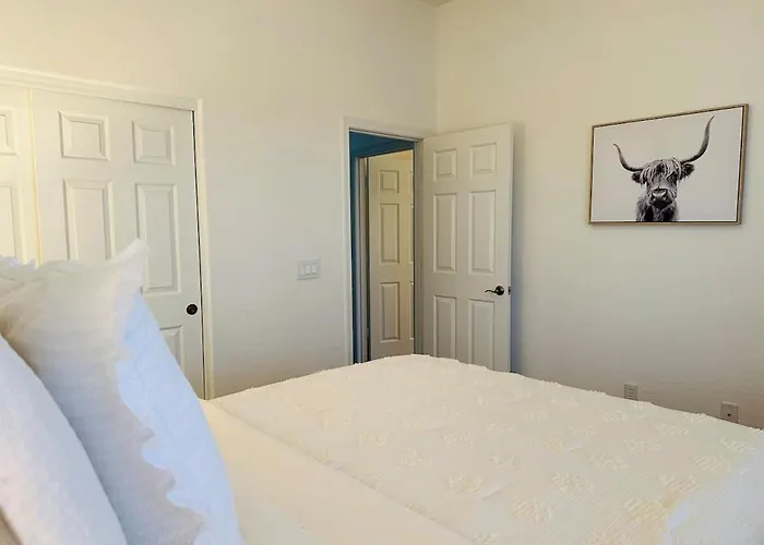 Estrella Mountain Oasis With Pool & Hot Tub Holiday home *